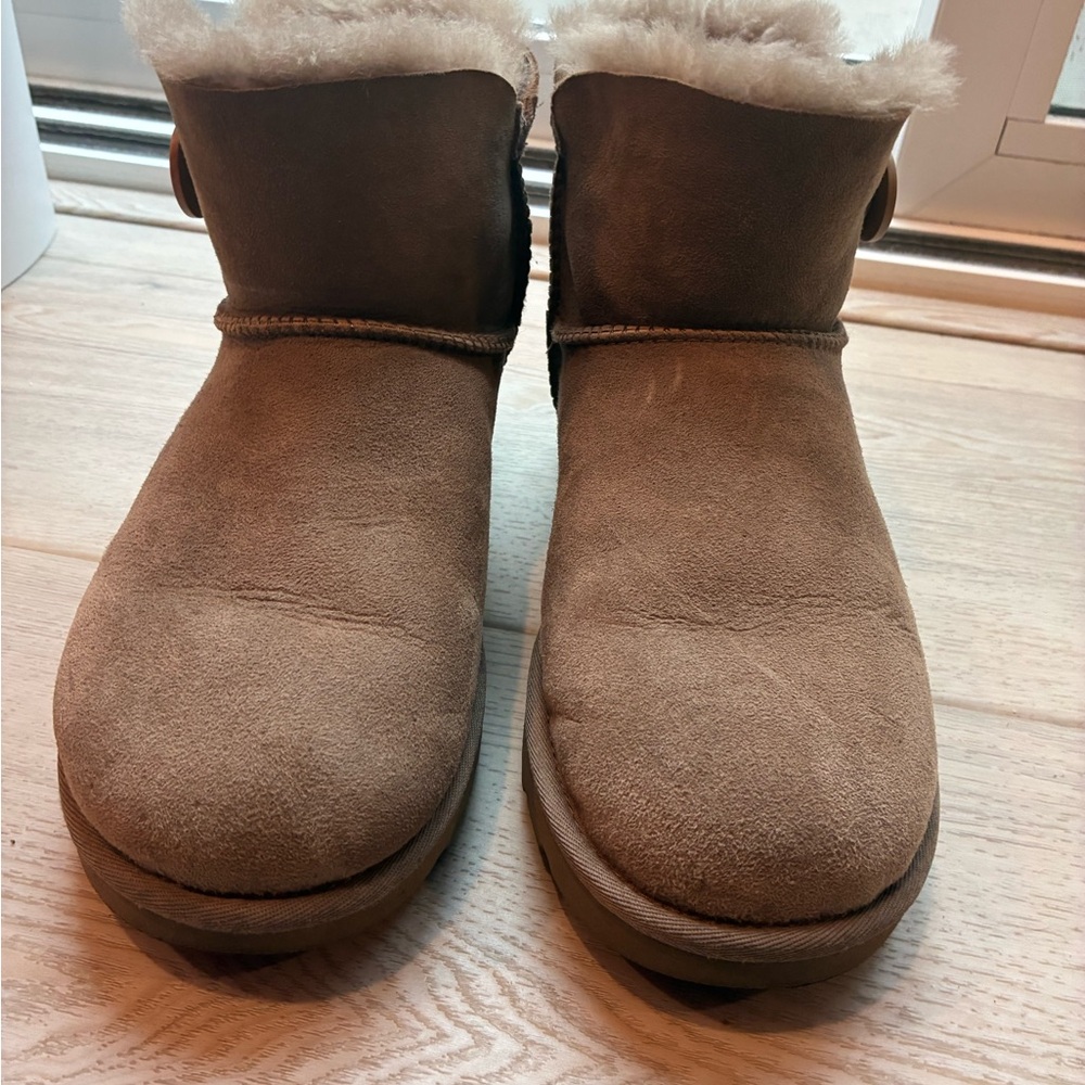 UGG MINI BAILEY BUTTON GENUINE SHEARLING BOOTIE - image 3
